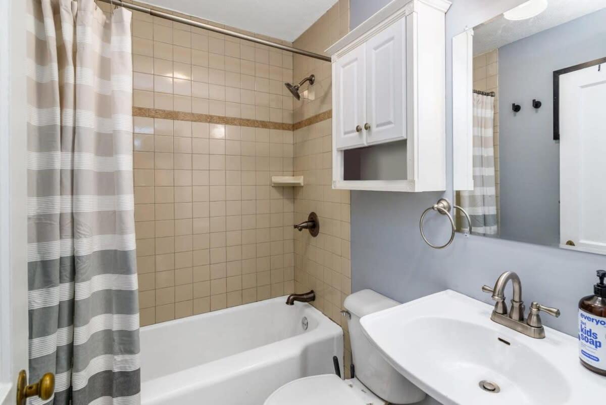 New River Gorge Cottage W Hot Tub, Fire Pit, Grill Oak Hill エクステリア 写真